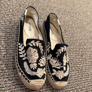 Soludos Black and Cream Floral Espadrilles